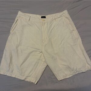 Izod Men's Cream Chino Shorts